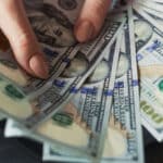 jaka jest największa różnica między walutami fiat a kryptowalutami